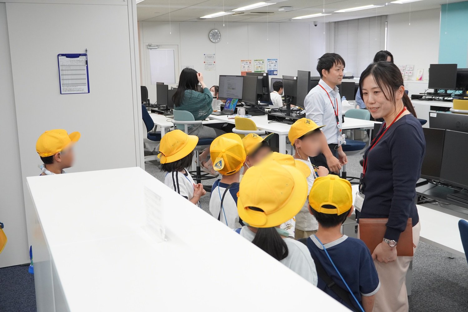オフィス見学1ぼかし.JPG