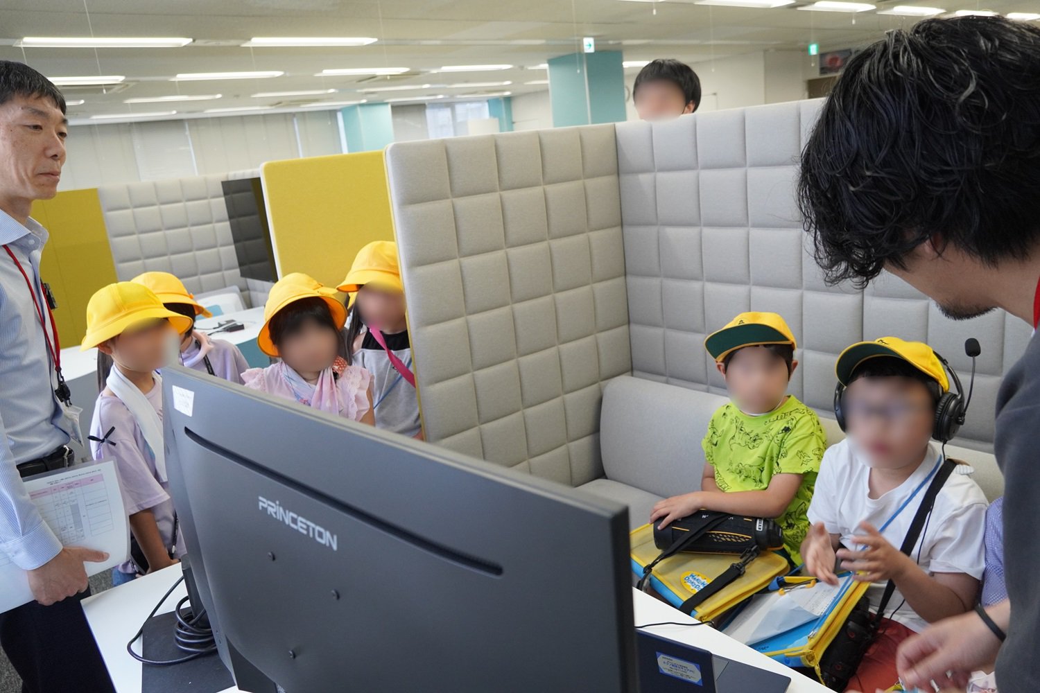 オフィス見学2ぼかし.JPG